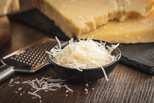 Onde guardar o queijo ralado depois de aberto?