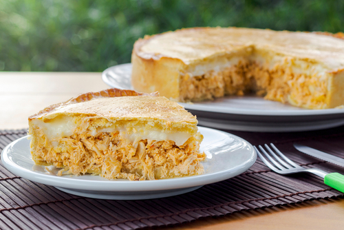 Empadão de Frango com Requeijão