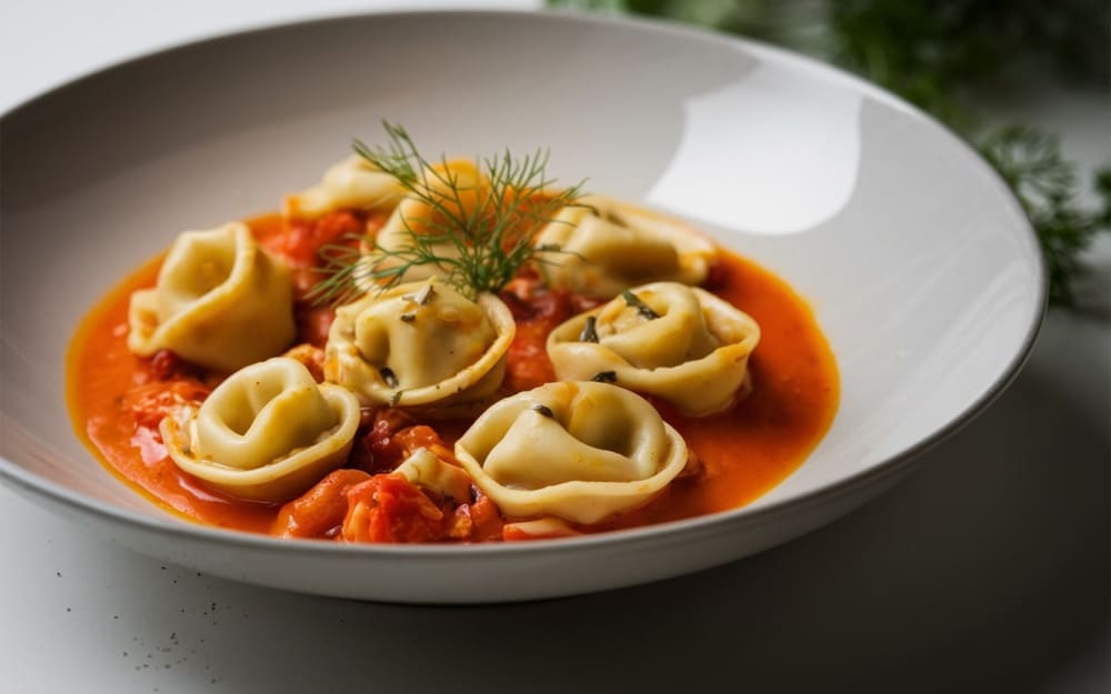 Qual a diferença do capeletti para o ravioli? Entenda os formatos, recheios e usos na cozinha italiana