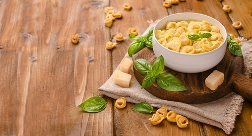  Como fazer o caldo perfeito para tortellini in brodo: o passo a passo do tradicional prato italiano