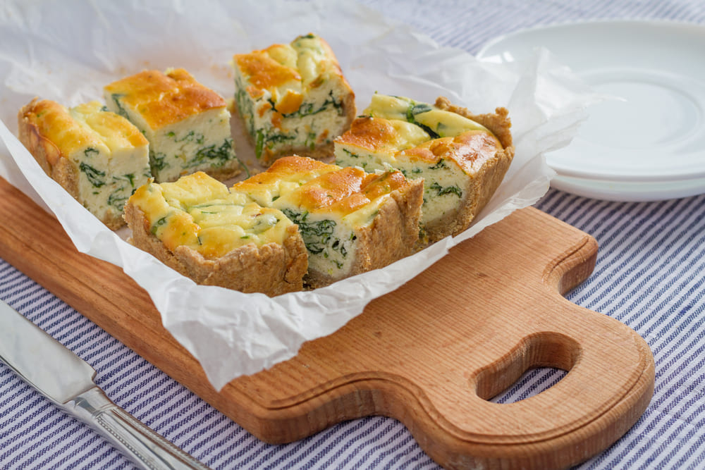 Torta de espinafre com creme de ricota: receita perfeita para almoço e lanche – aprenda a fazer!