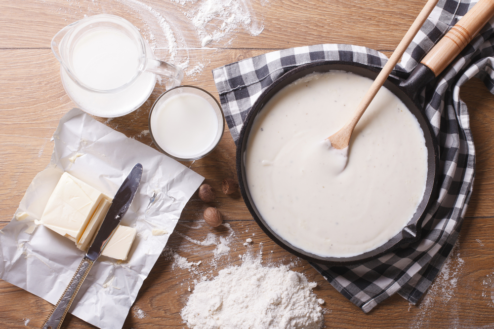 Molho branco ou bechamel? Entenda a diferença e quando usar